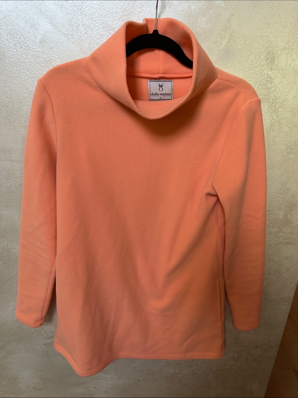 Dudley Stephens Cobble Hill Turtleneck in Island Coral in vello fleece sz med